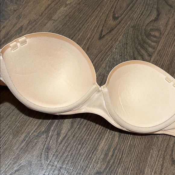 Skims ultimate push up strapless bra 38B - Picture 4 of 4